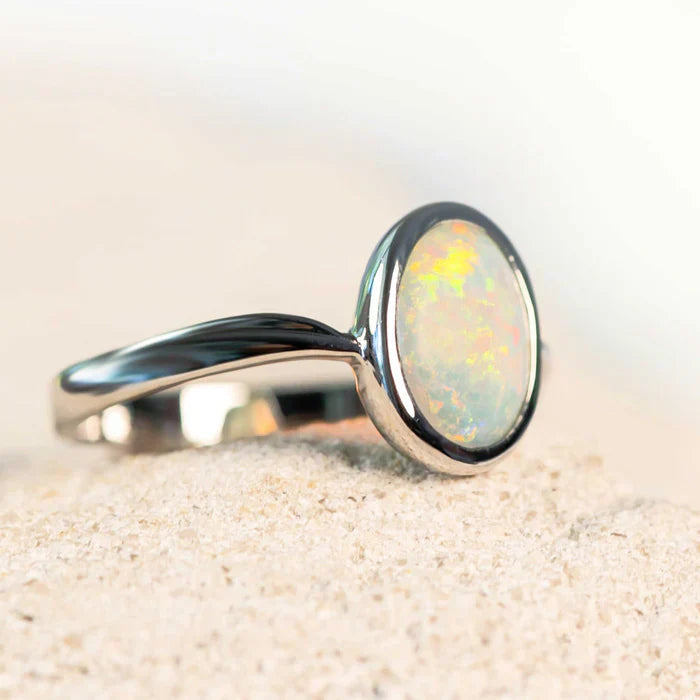 セレーネ – 18カラットホワイトゴールド マルチカラークリスタルオパールリング 0