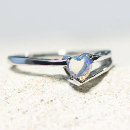 Vada Deux – スターリングシルバー ハート型クリスタルオパールリング 0